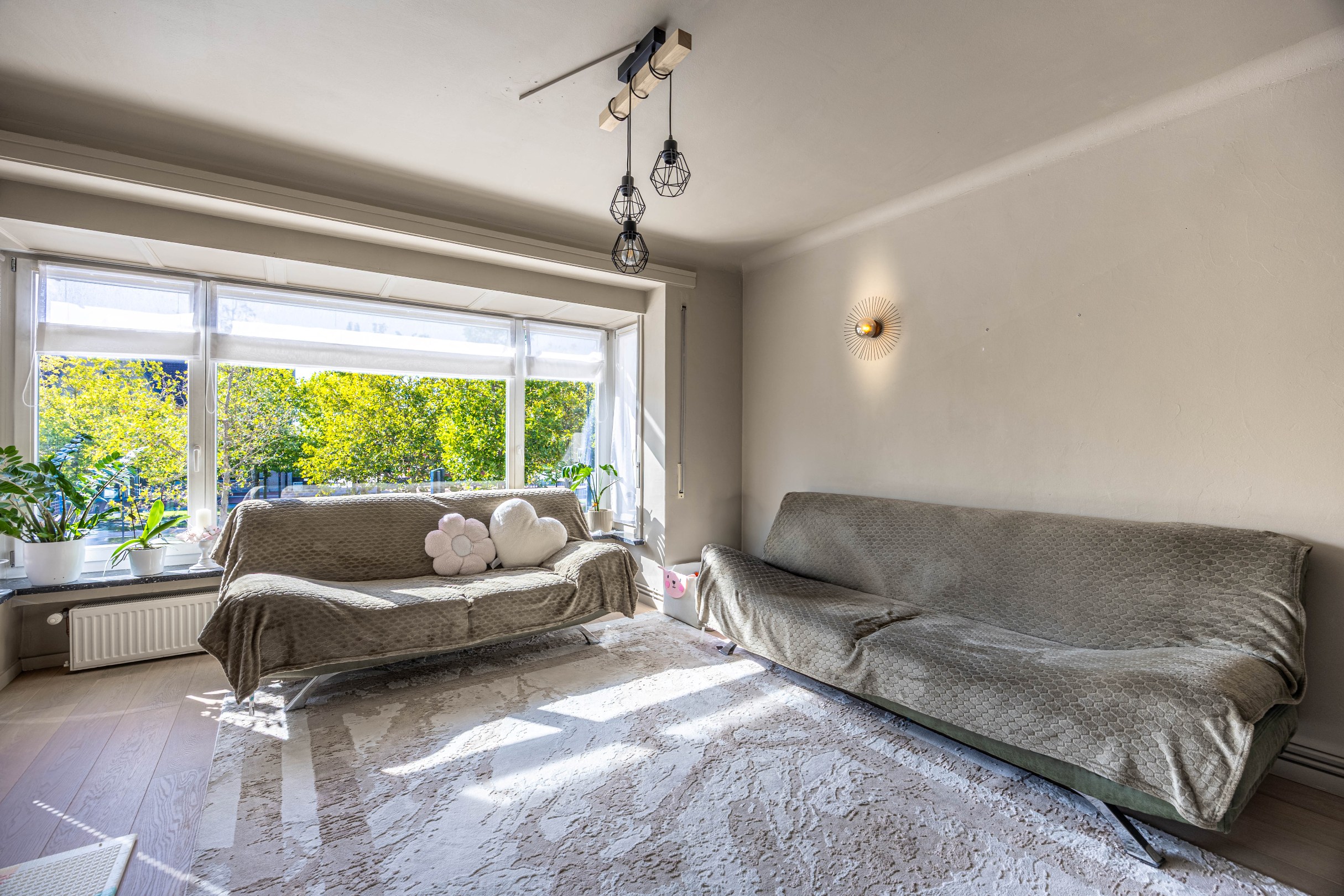 Ruim appartement met 3 slaapkamers gelegen op het Maurice Lippensplein te Knokke-Heist. 