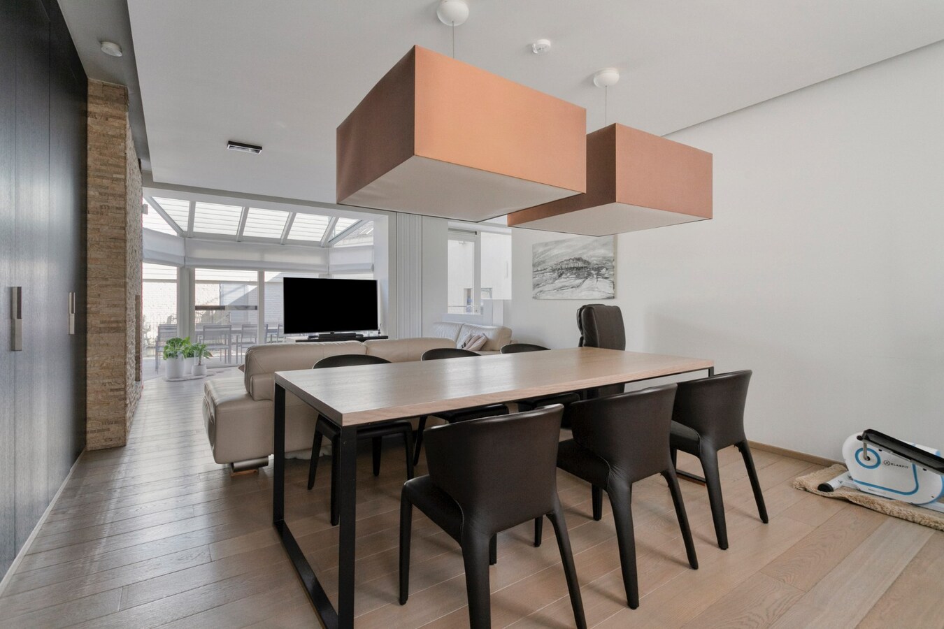 Uitzonderlijke exclusieve herenwoning met verrassende loods van 3 etages 