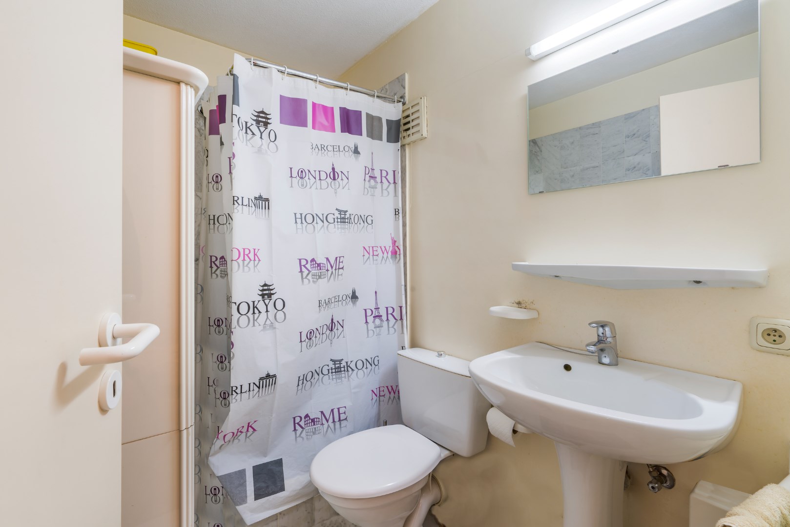 STUDIO MET FRONTAAL ZEEZICHT EN TERRAS 