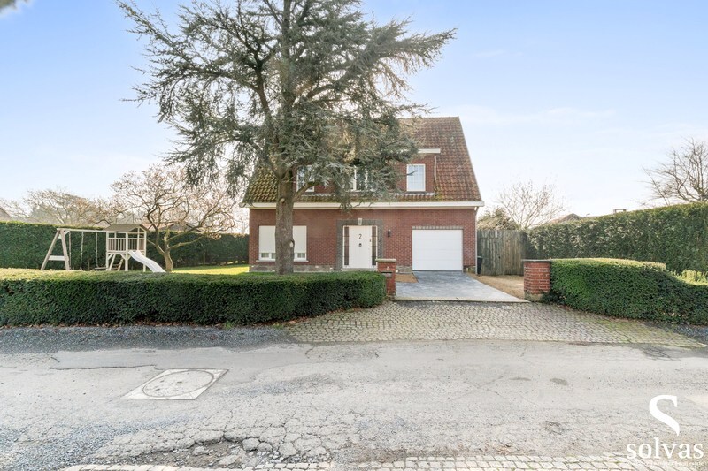 Prachtige open bebouwing met tuin, terras, garage en 4 slaapkamers in Lotenhulle 