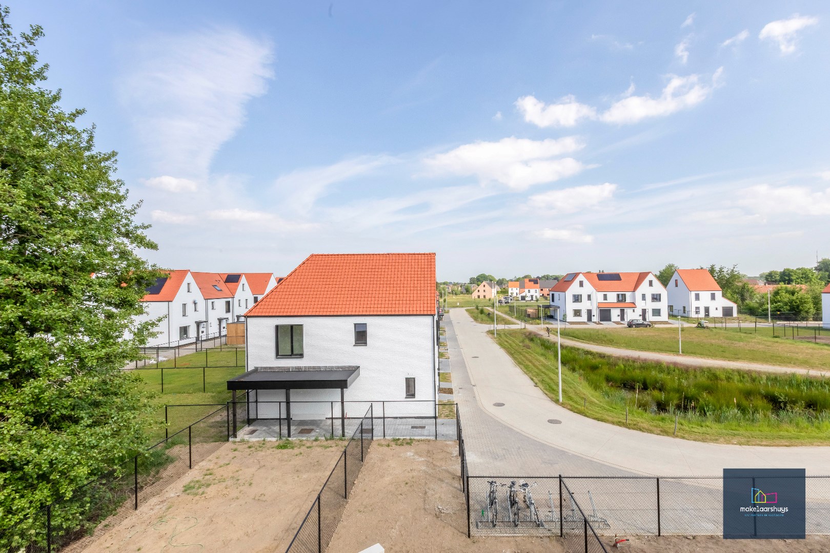 Kwalitatieve Lalys nieuwbouwwoning met tuin en parkeerplaats 