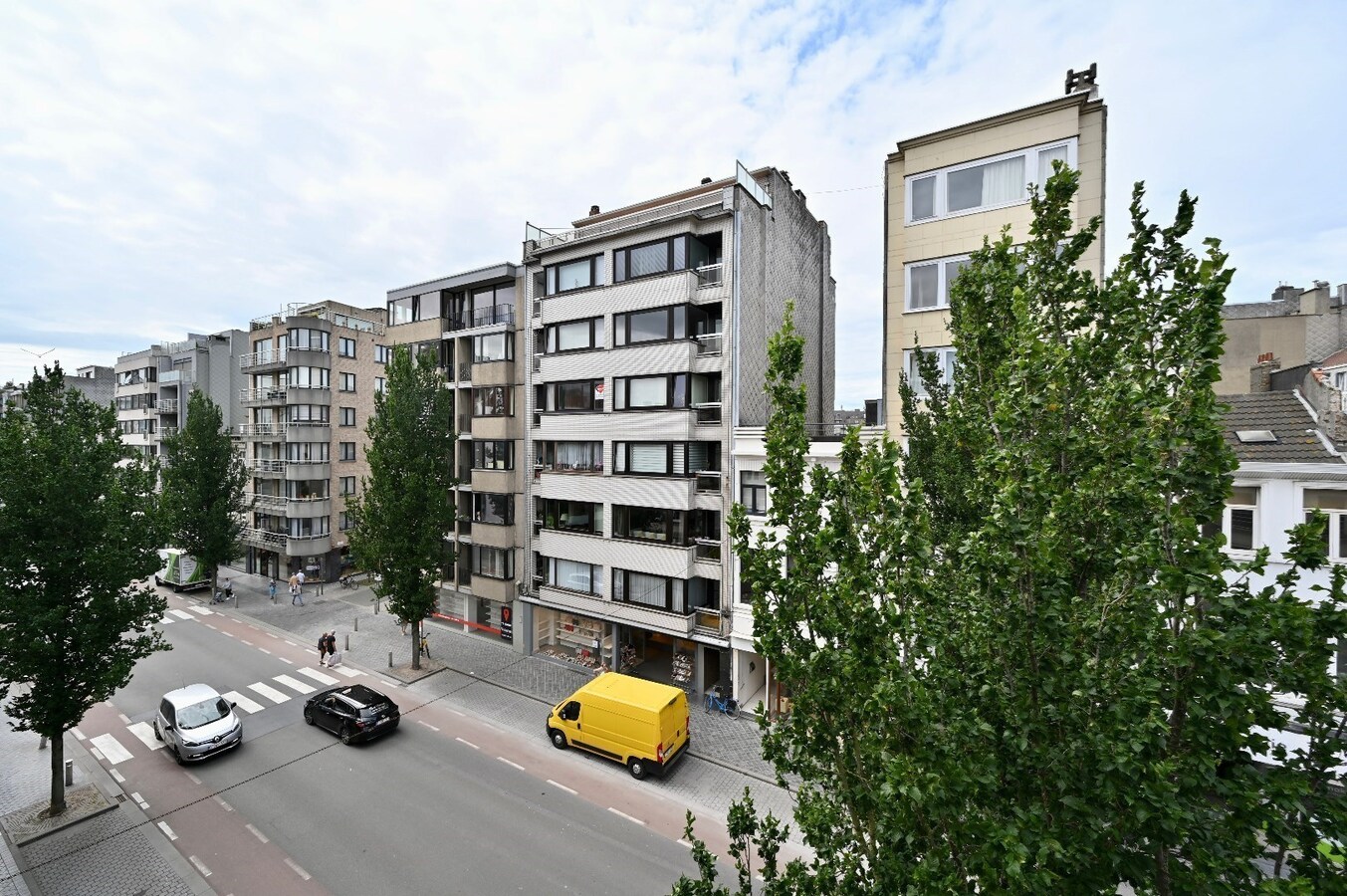 LICHTRIJK DAKAPPARTEMENT IN HARTJE OOSTENDE 