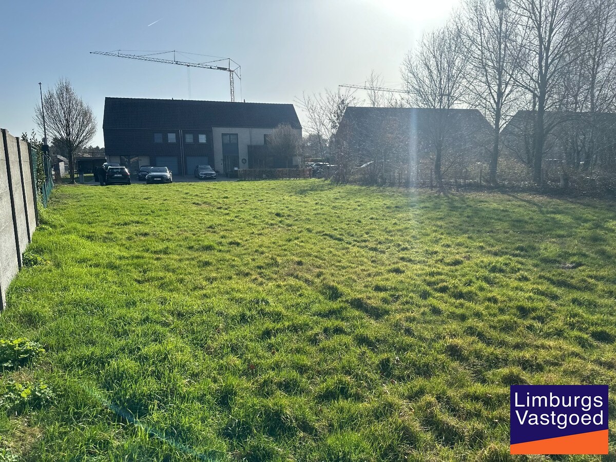 Nieuwbouwwoning, halfopen bebouwing, LOT 1, voor halfopen bebouwing, 4a 89ca, te Houthalen-Helchteren 