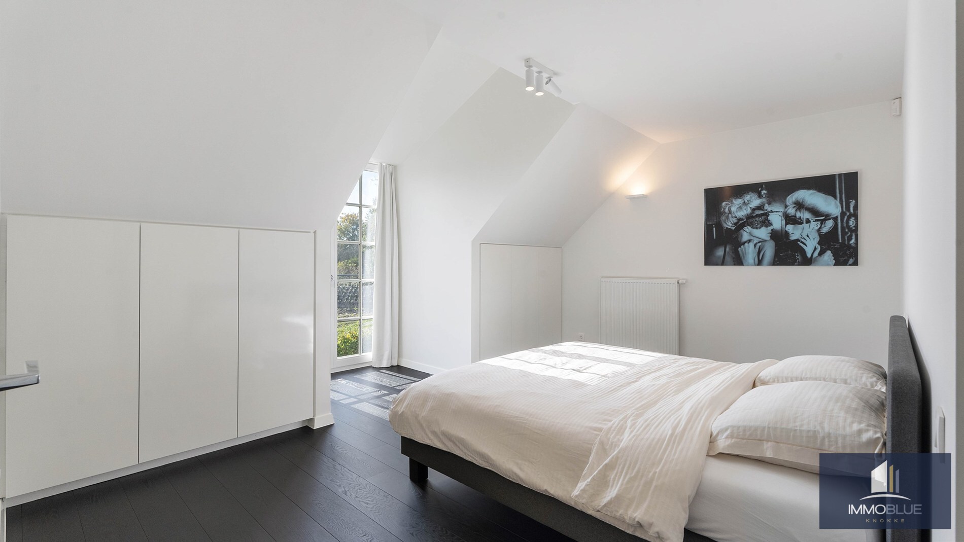 Exclusieve villa gelegen in een rustige, residentiële wijk . 