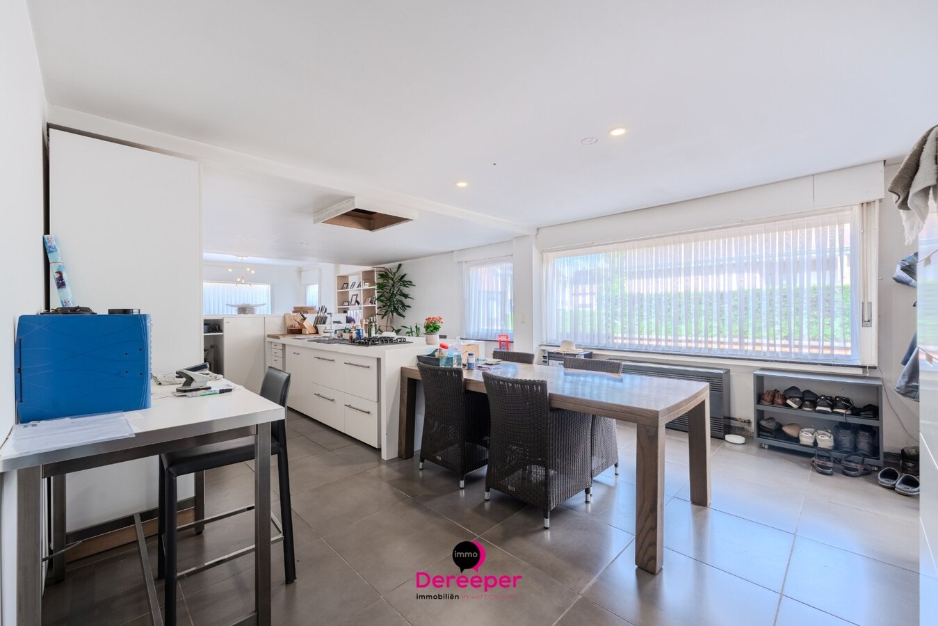 Te renoveren halfopen woning met zuidgerichte tuin op 571 m² in Jabbeke 