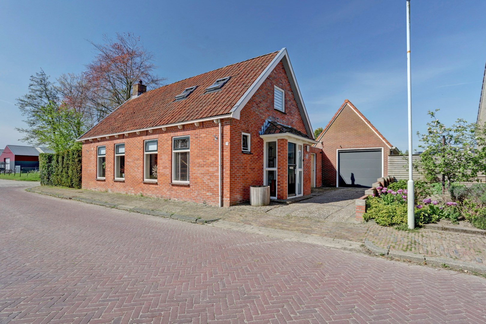 Eengezinswoning verkocht | onder voorbehoud in Oudebildtzijl