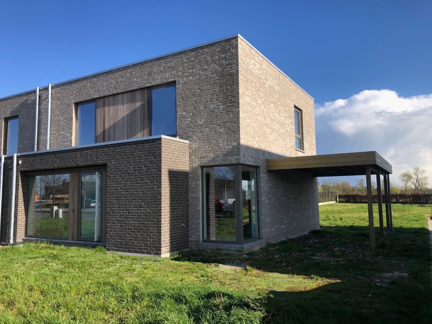 Halfopen nieuwbouwwoning op 394 m² 