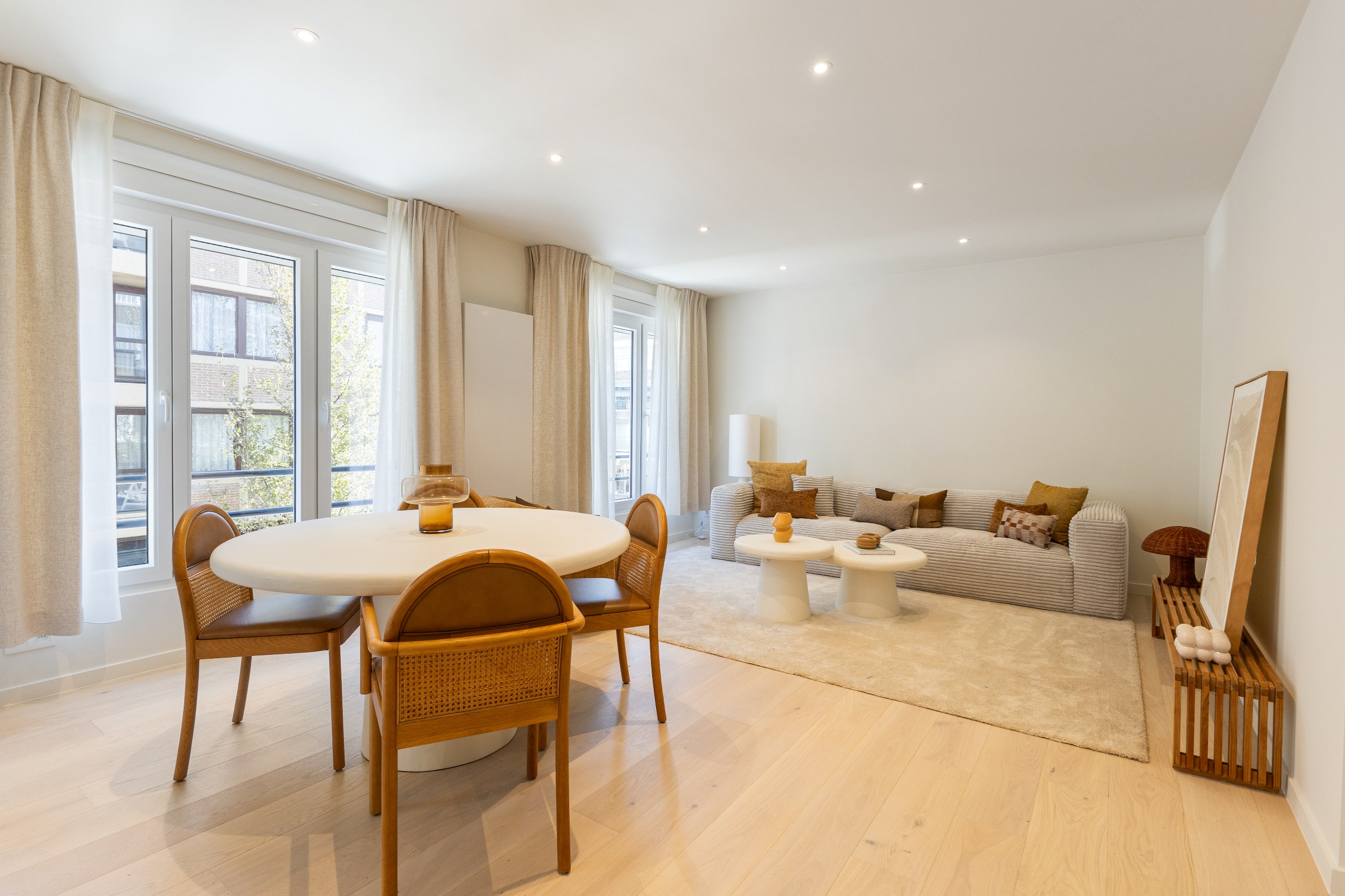 Appartement de 3 chambres à vendre à deux pas de la plage et de la place de la Tour de Lumière. 