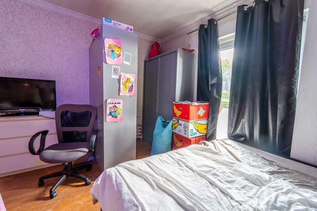 RUIME GELIJKVLOERSE WONING MET 3 SLAAPKAMERS, GARAGE EN RUIME TUIN TE HASSELT (KERMT) 