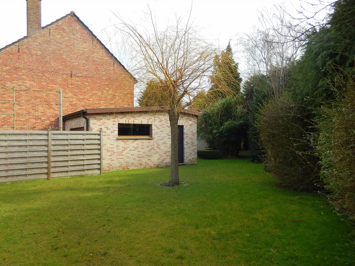 Woning met 4 slaapkamers en grote zonnige tuin 