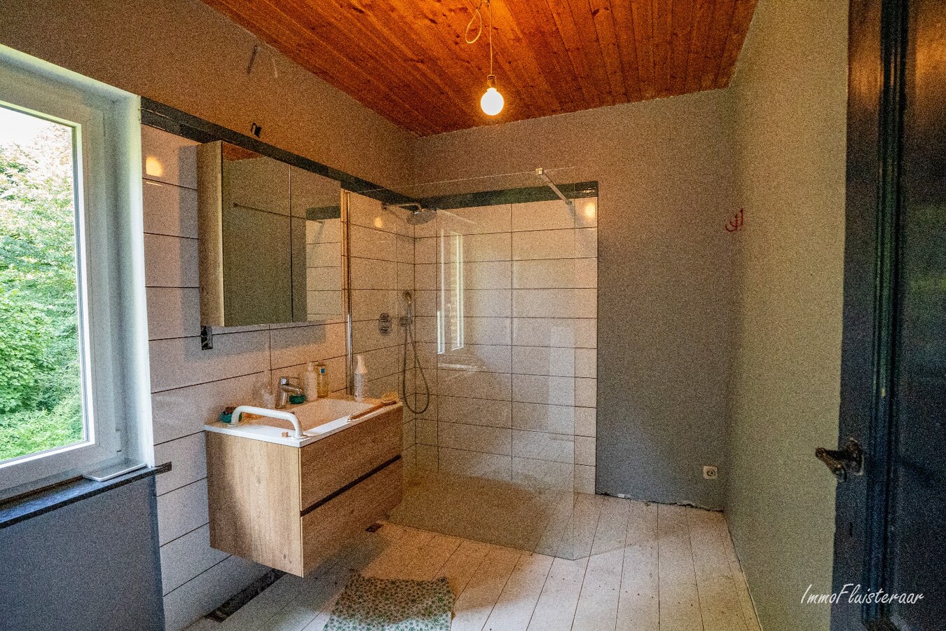 Unieke vierkantshoeve op een landelijke locatie op ca. 3 ha te Herne. 