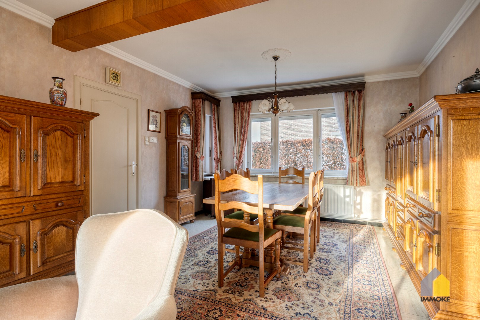 Op te frissen woning met 4 slpk op ruim perceel van 9 a 78 ca. 