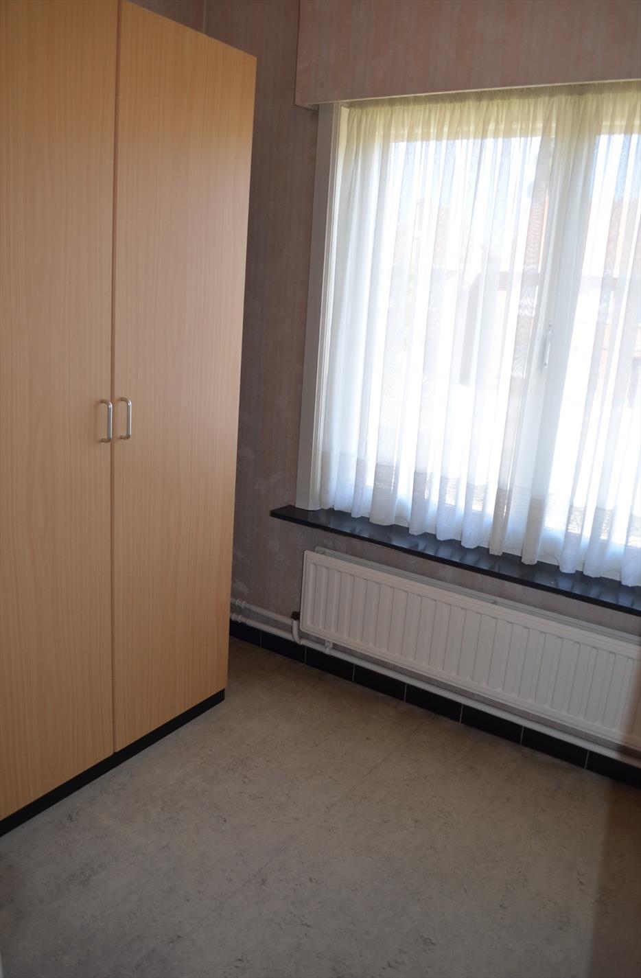 Op te frissen woning op 709m² rustig gelegen te Adegem 