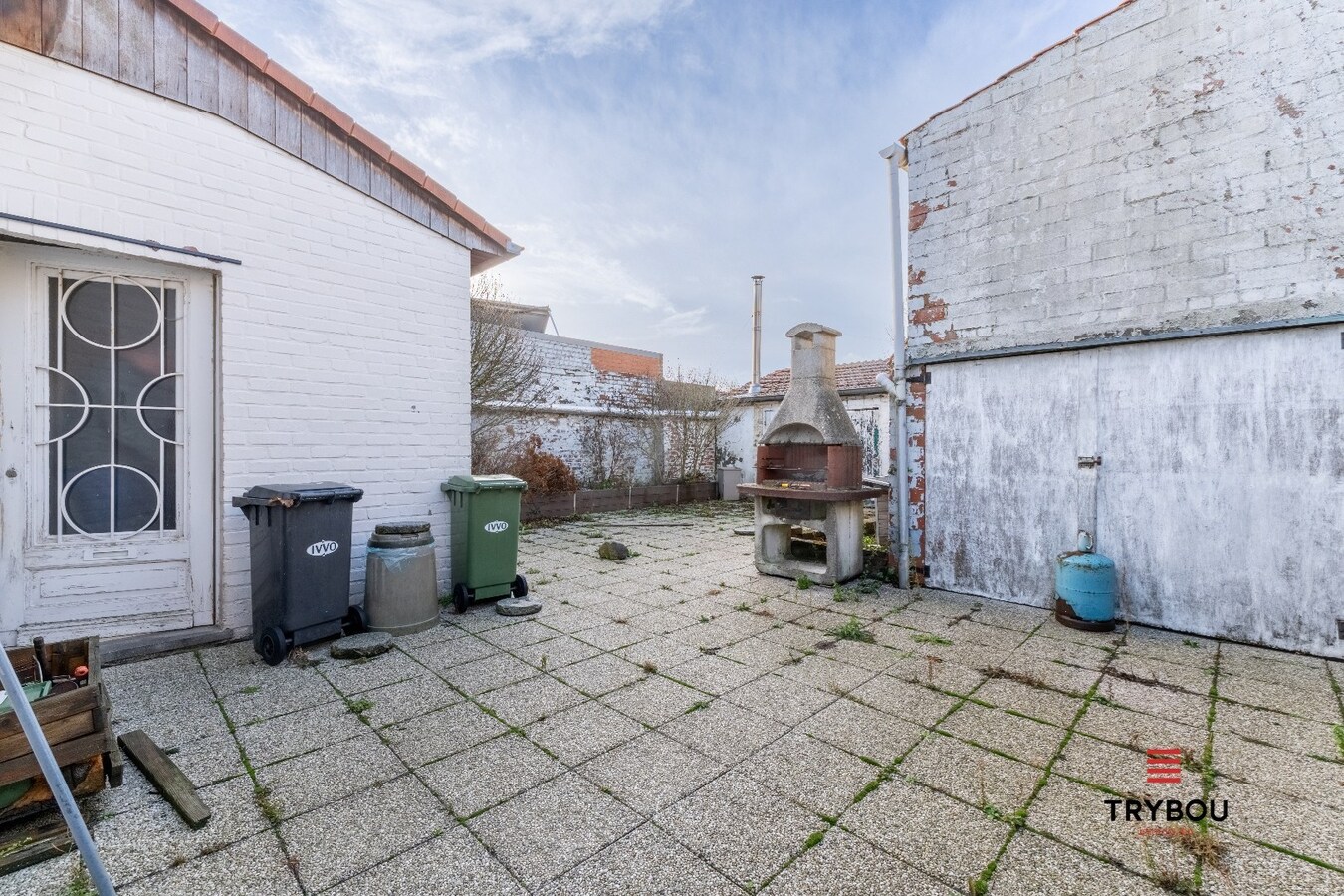 Te renoveren halfopen woning op ruim perceel van 1422m² in Brielen 