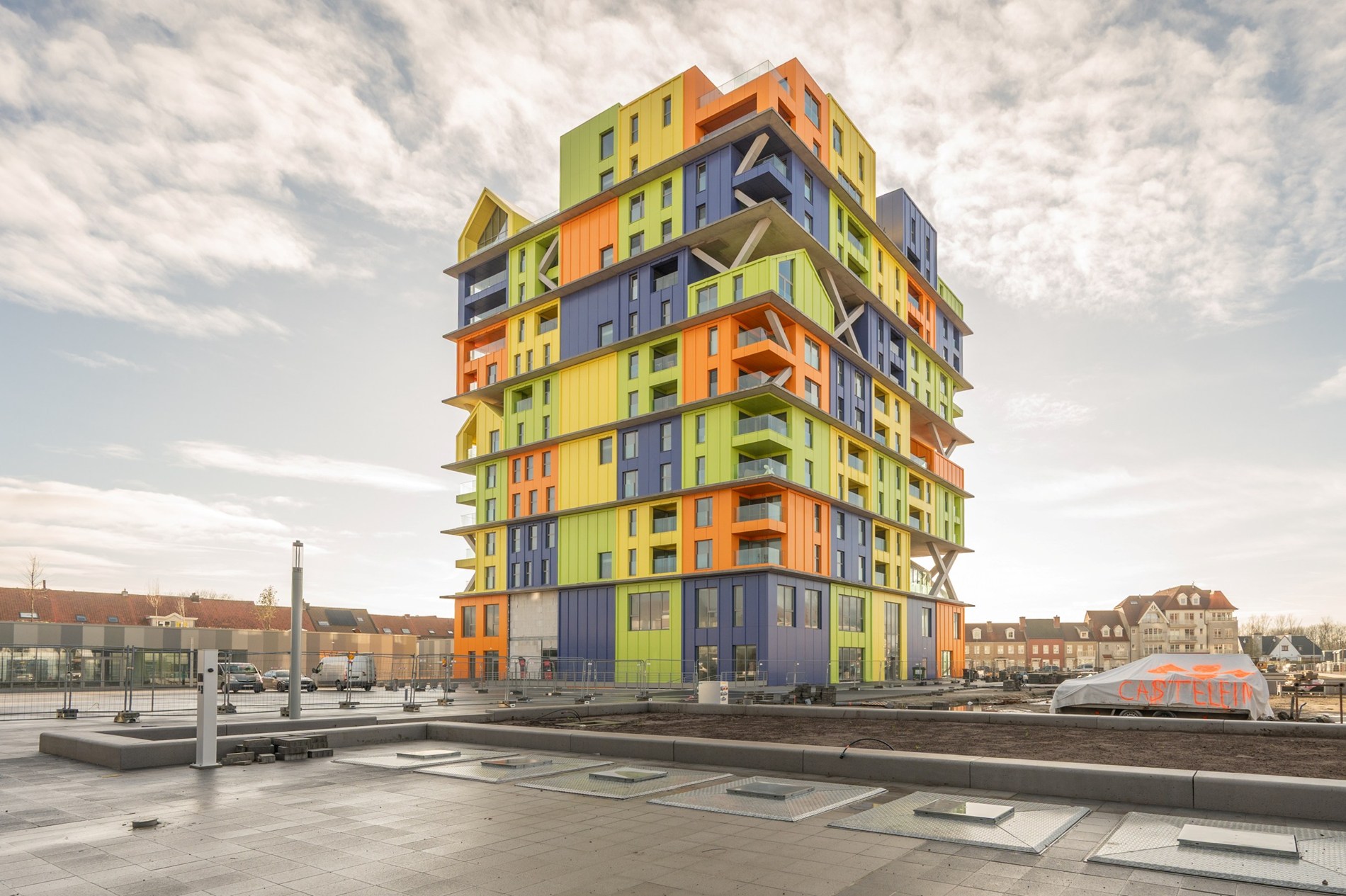 OPENDEURDAG Zaterdag 11-13u (Maes en Boerenboomplein): OPENDEURDAG Zaterdag 11-13u (Maes en Boerenboomplein): Instapklaar twee-kamer appartement in het Project Hoost (genietend van zijdelings zeezicht 