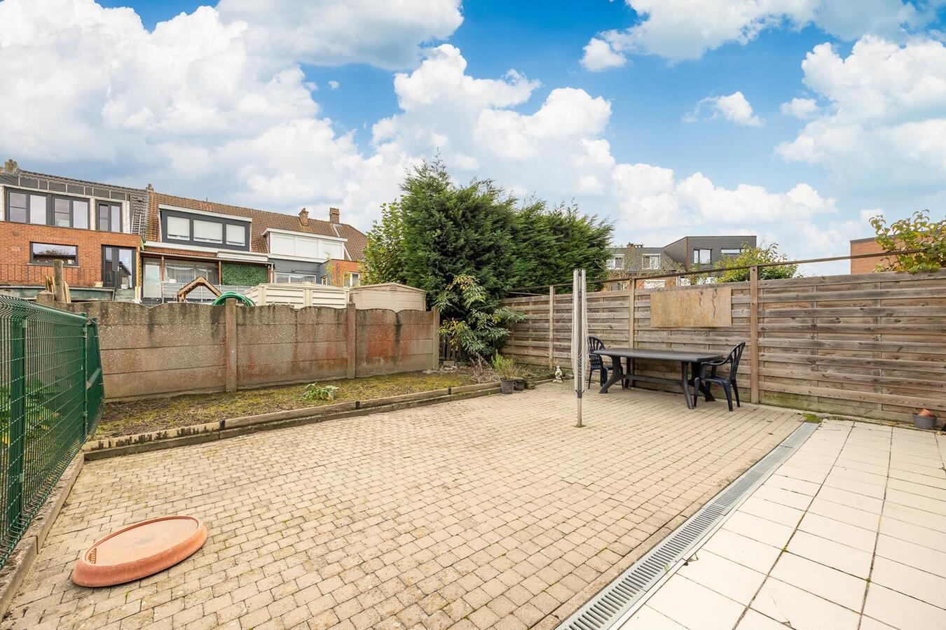 Ruime HOB met garage op een rustige locatie te Schelle! 