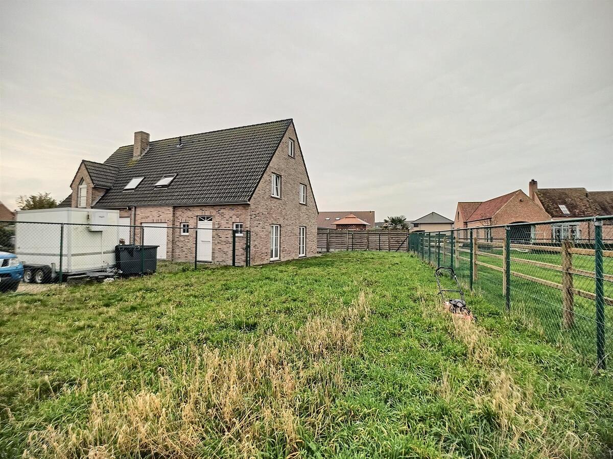 Zeer goed gelegen, halfopen woning op 494m² grond - De Haan (Klemskerke) 