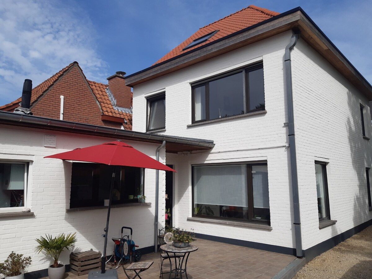 Knusse Half Open in hartje Volkegem 