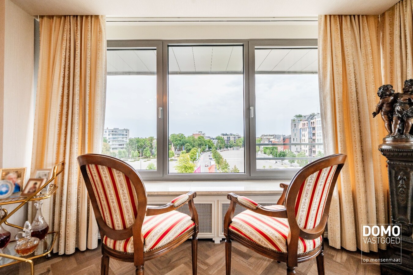 Stijlvol wonen in hartje Hasselt met een uniek uitzicht over het Kolonel Dusartplein 