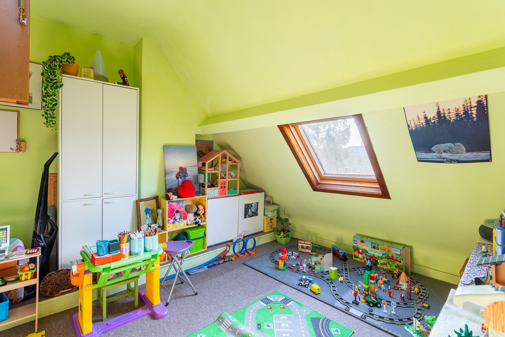 Mooie en ruime Interbellum woning met 4 slaapkamers vlakbij het Rozebroekenpark 