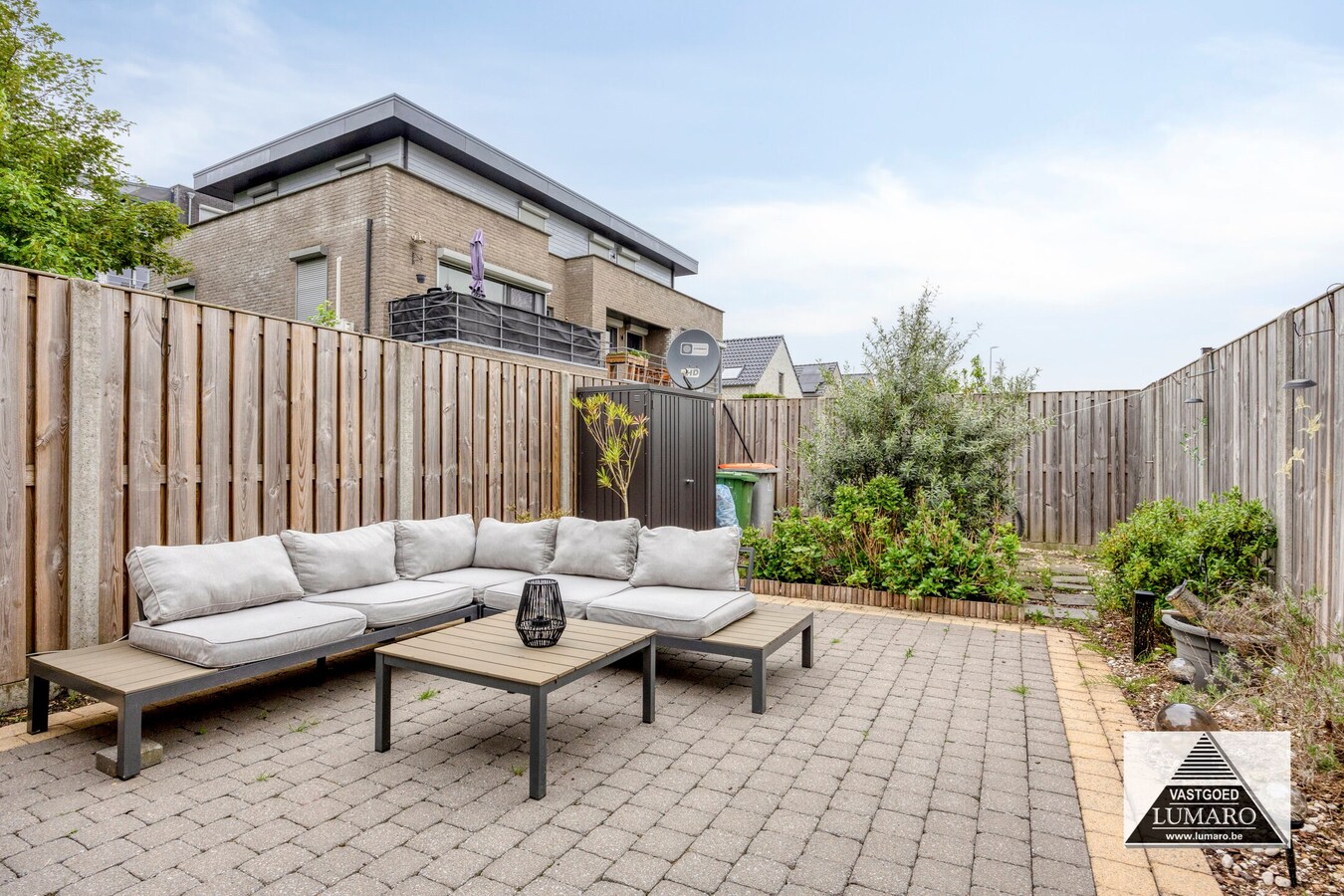Comfortabele woning met privé tuintje, met zonnepanelen. 