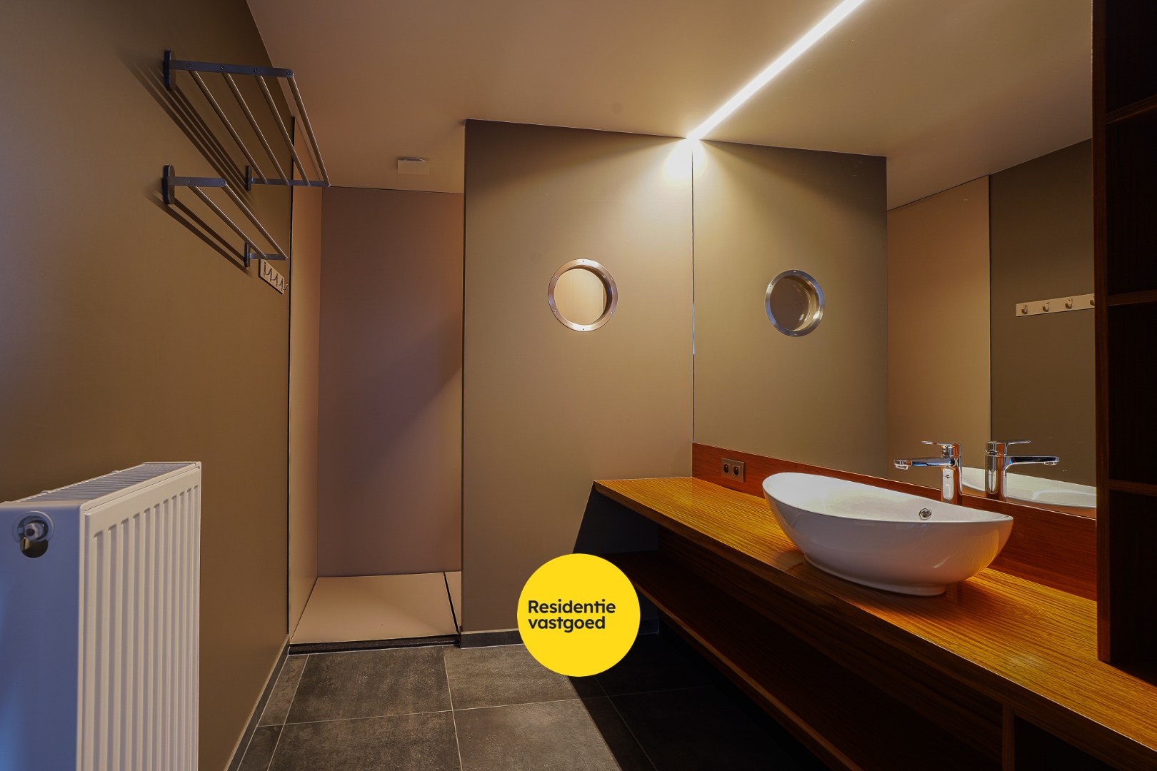 Open bebouwing te koop met uniek potentieel! 