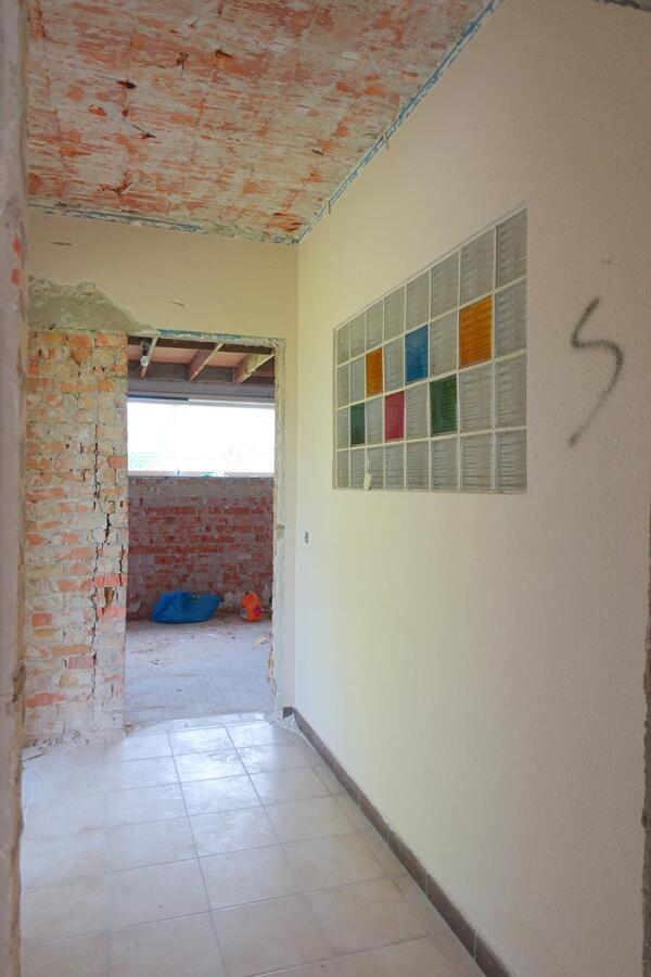 Te renoveren bungalow op topligging 