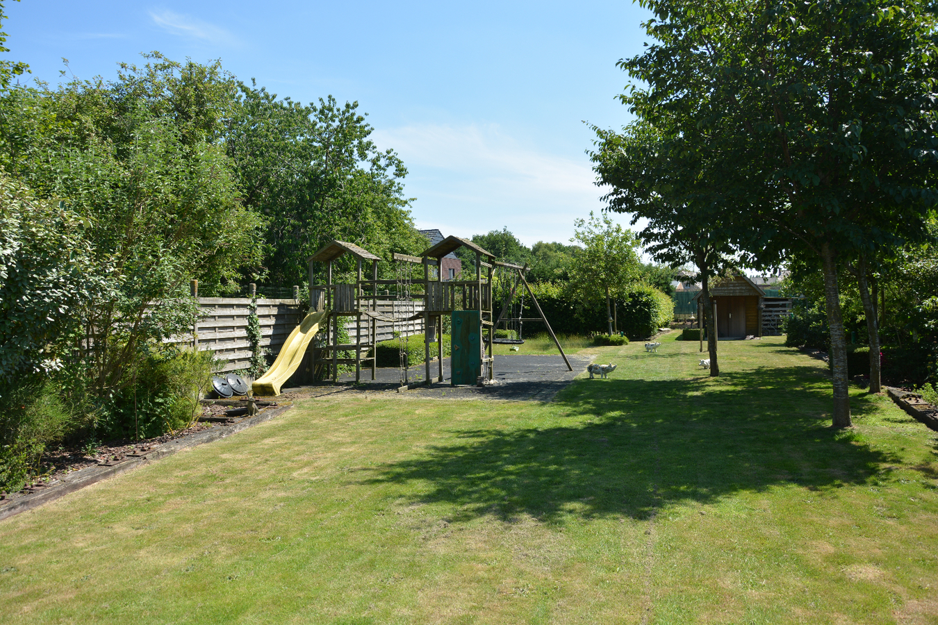 Prachtige recente villa met zwembad en prachtig aangelegde tuin 