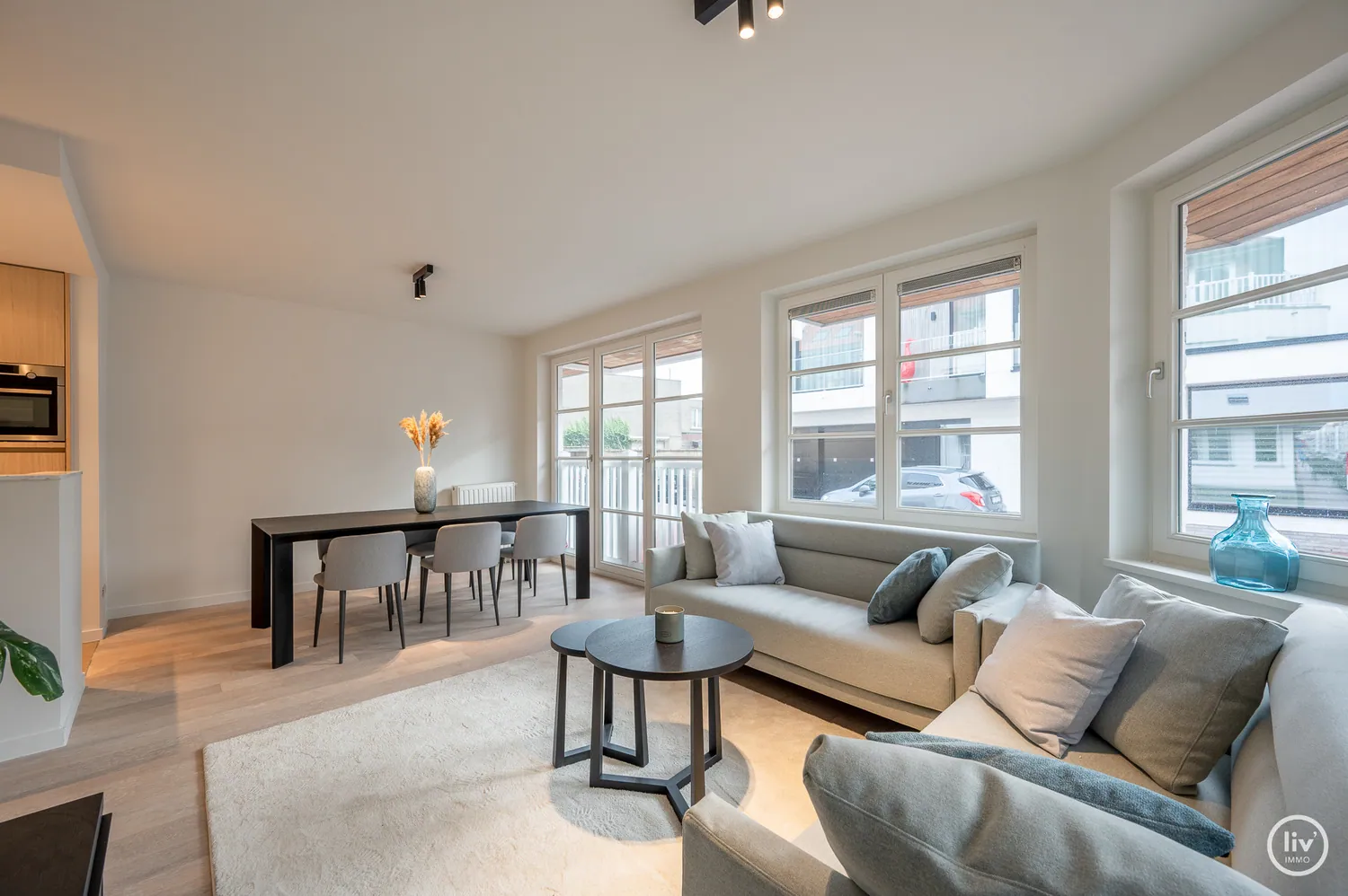 Recent 2-kamer (hoek) appartement  op wandelafstand van de Lippenslaan.