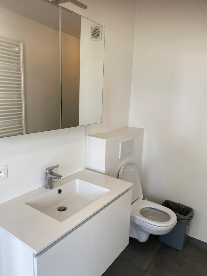 Half Open Nieuwbouw. Op 750 m van Gent-St-Pieters én aan tramhalte. 