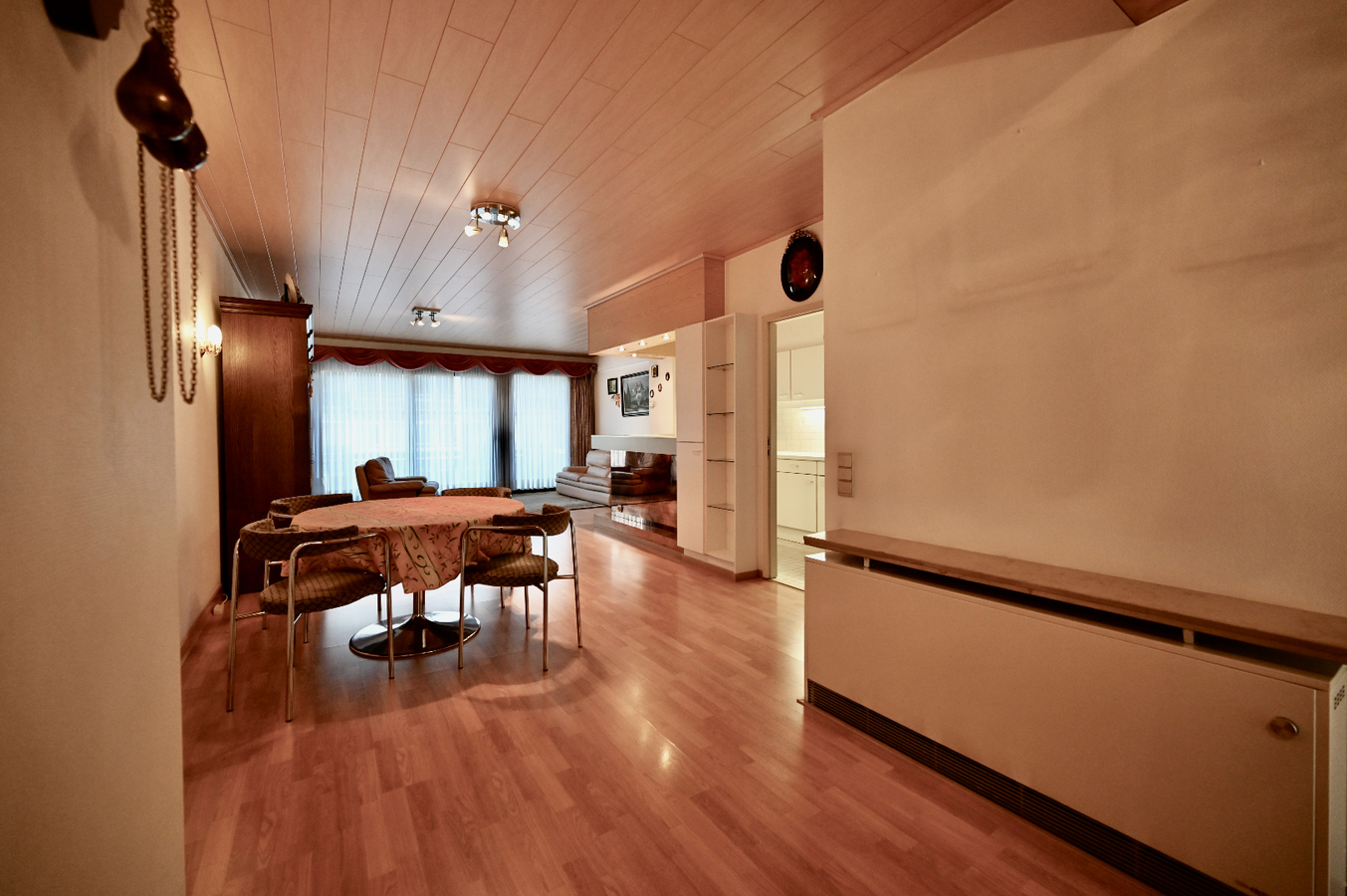 MOOI RUIM APPARTEMENT OP ZUCHT VAN CASINO EN STRAND OOSTENDE 