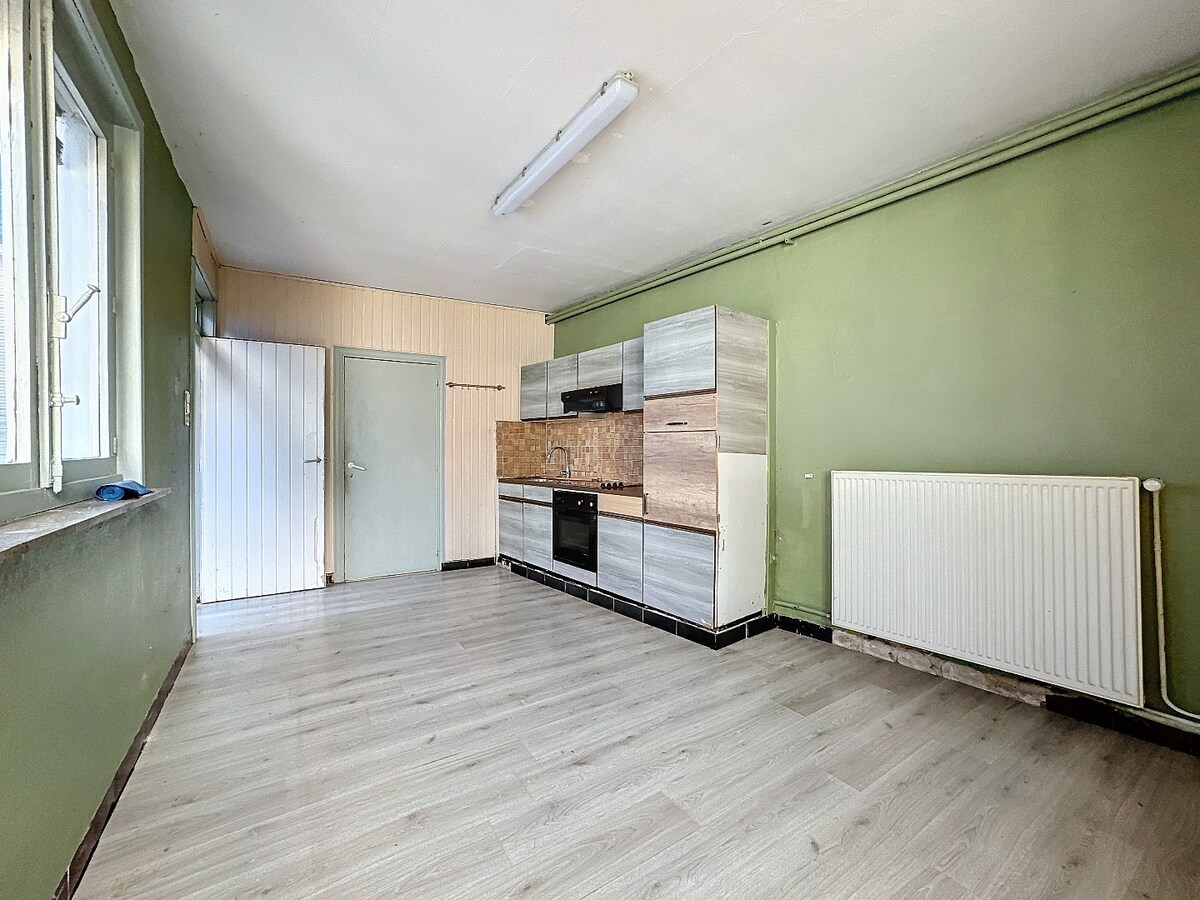 Te renoveren woning met 3 kamers en tuin centrum Herzele 