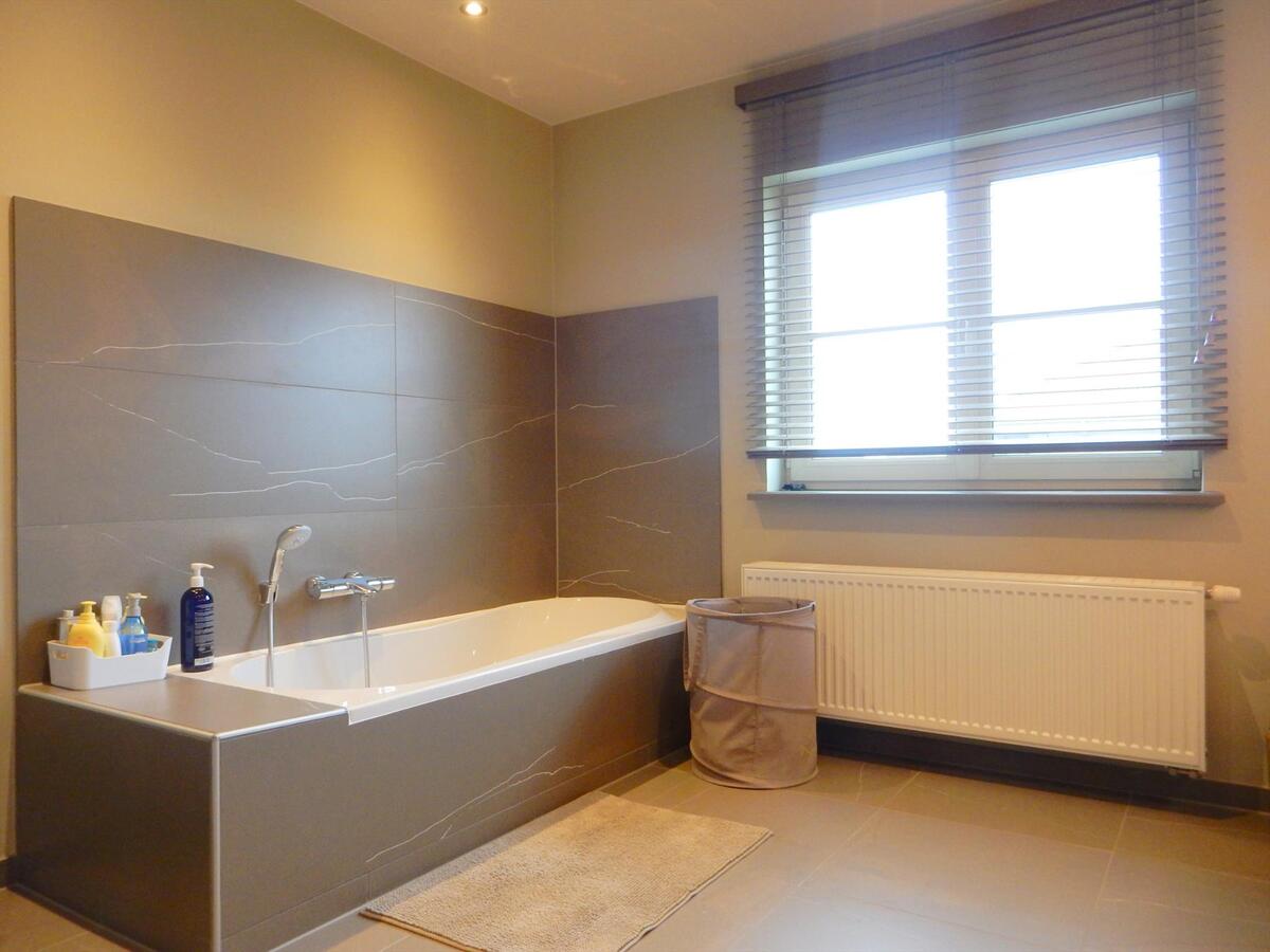 Prachtige recente villa te Aartrijke 