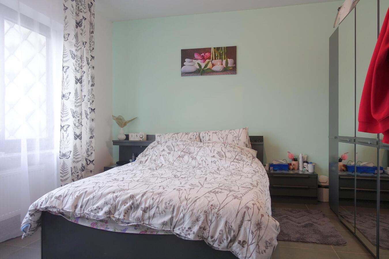 Vernieuwd appartement met 2 slaapkamers 