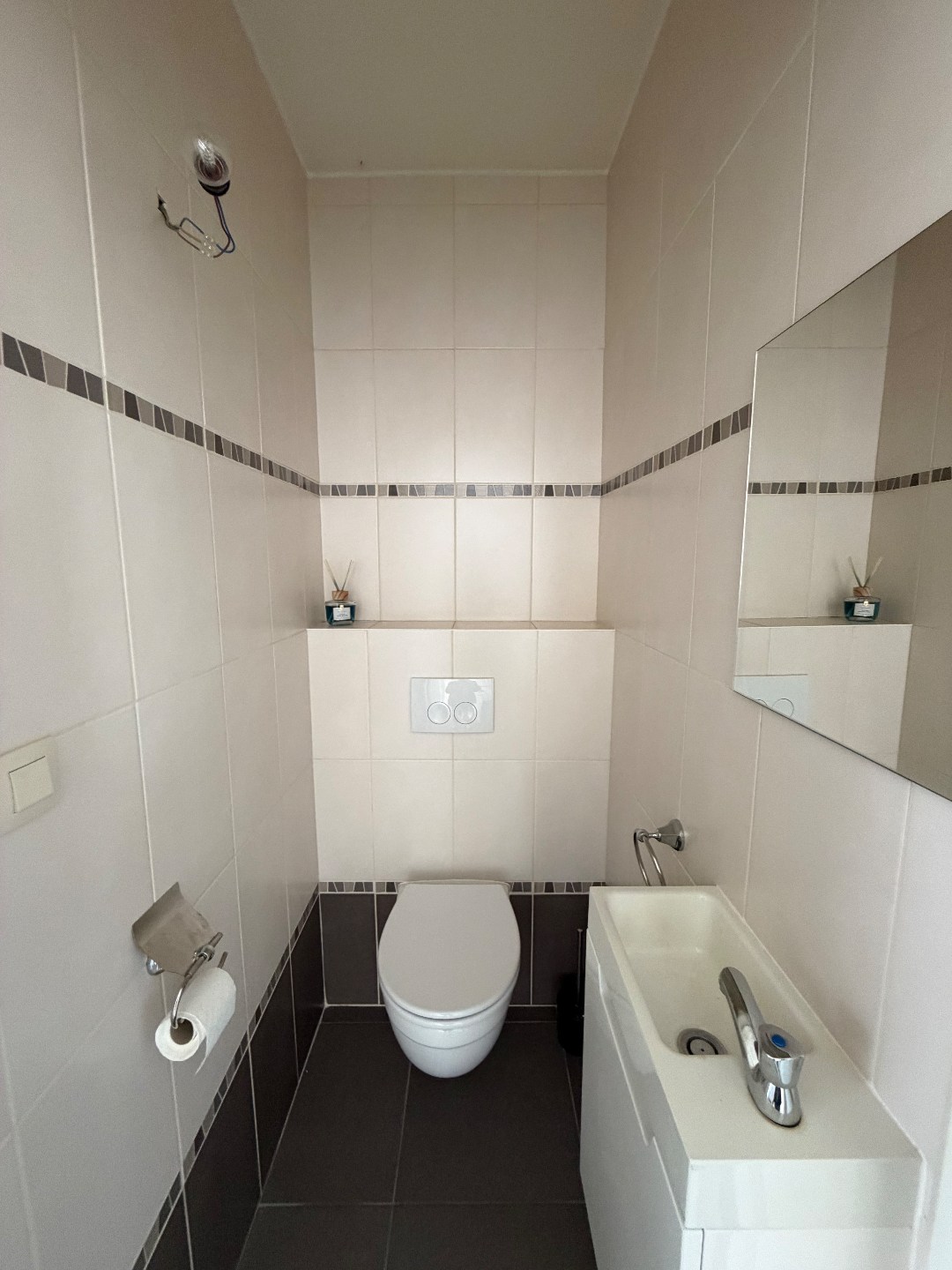 Centraal gelegen appartement met 2 slaapkamers en garage te Geel! 