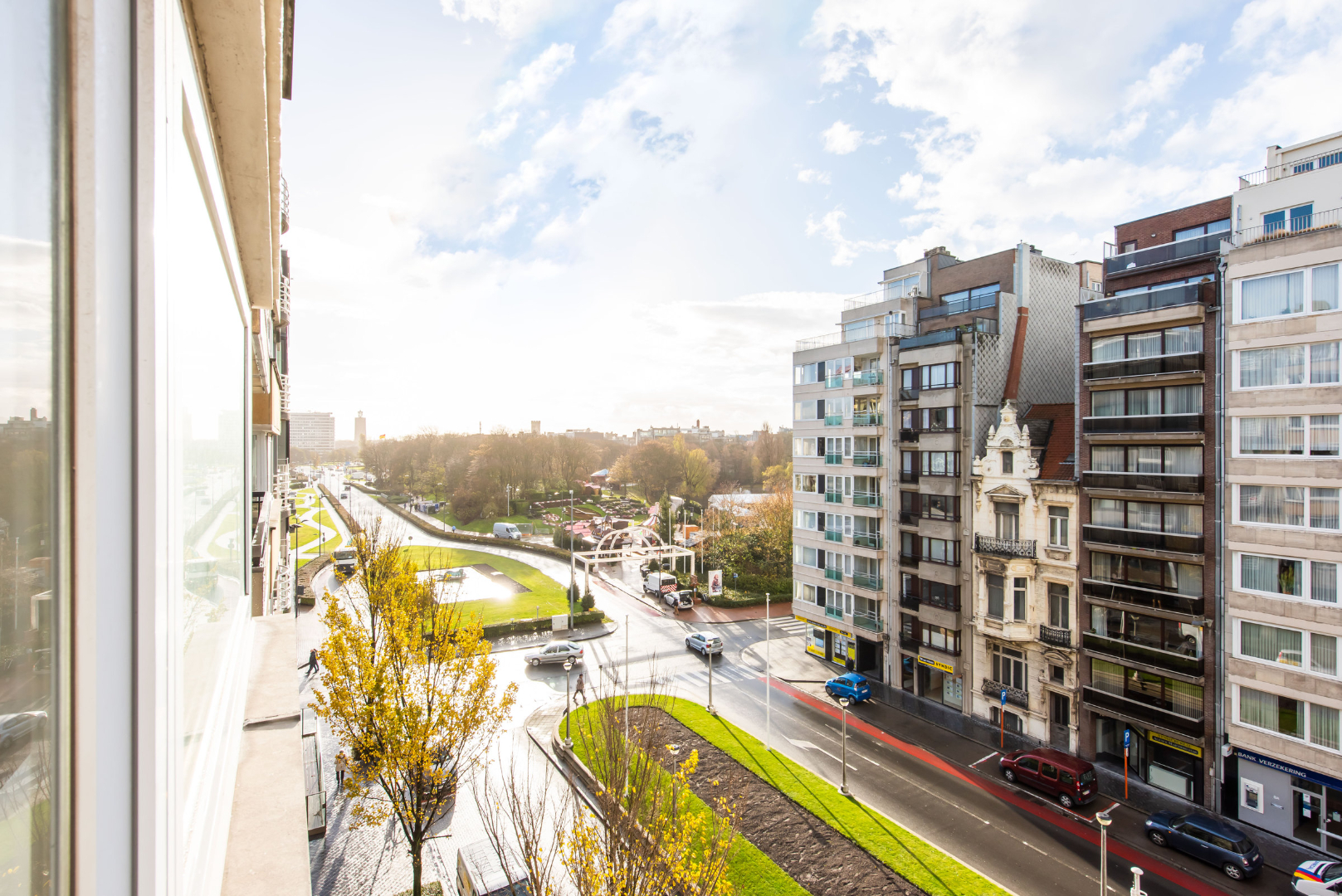 PRACHTIG GERENOVEERD APP. GELEGEN LEOPOLD II LAAN - TOPLIGGING 