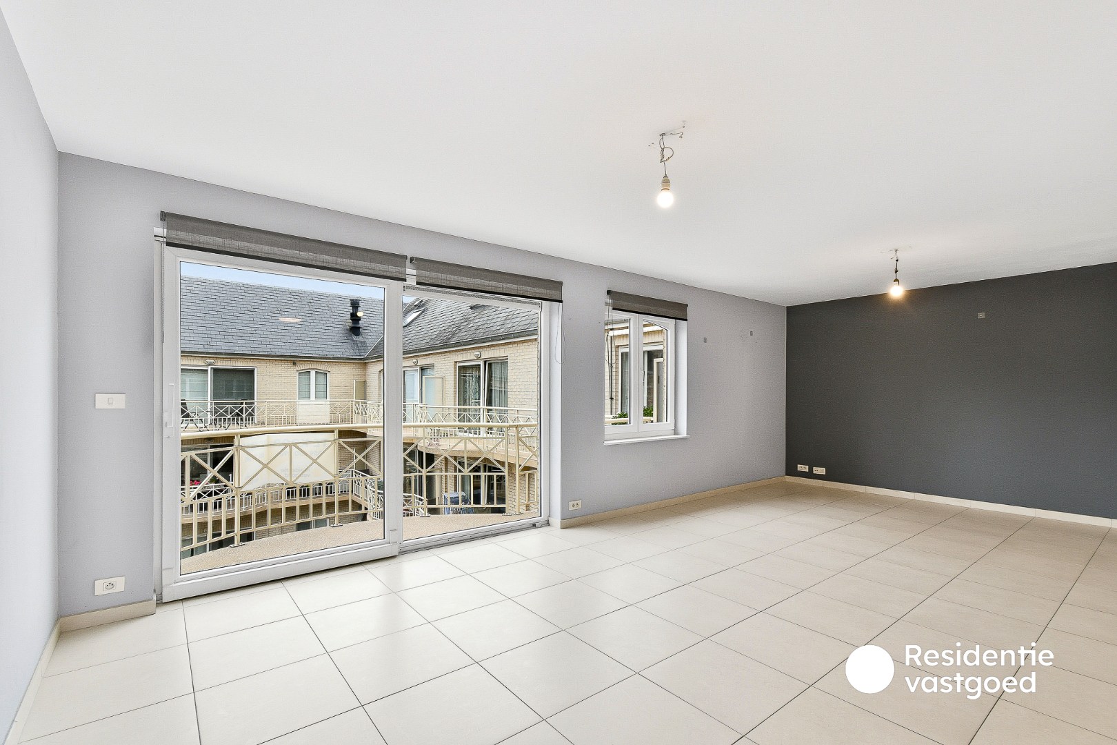 Duplex-appartement in rustige residentie met twee slaapkamers en terras 