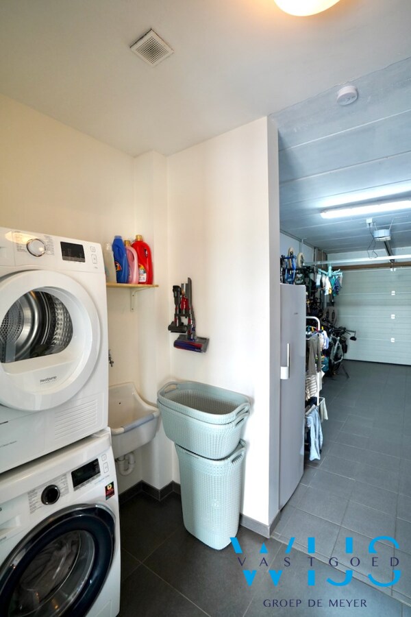 INSTAPKLAAR woonhuis met ZUIDgerichte tuin te Boekhoute ! 