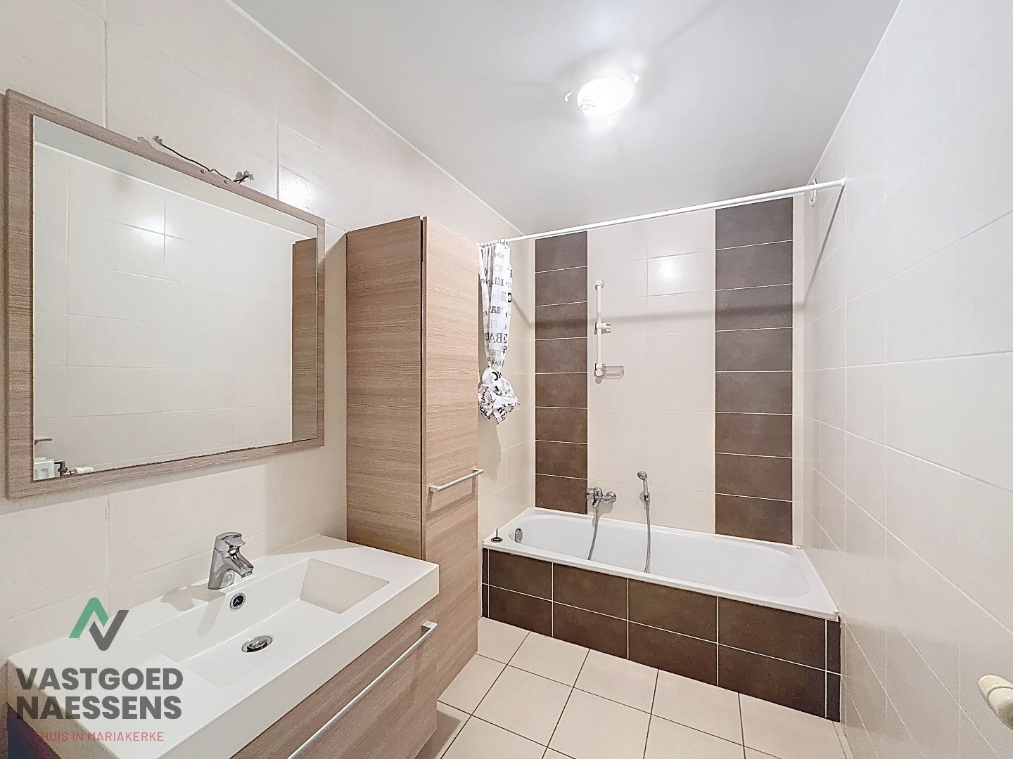 1 SLPK APP MET 2 TERRASSEN VLAKBIJ ZEEDIJK 