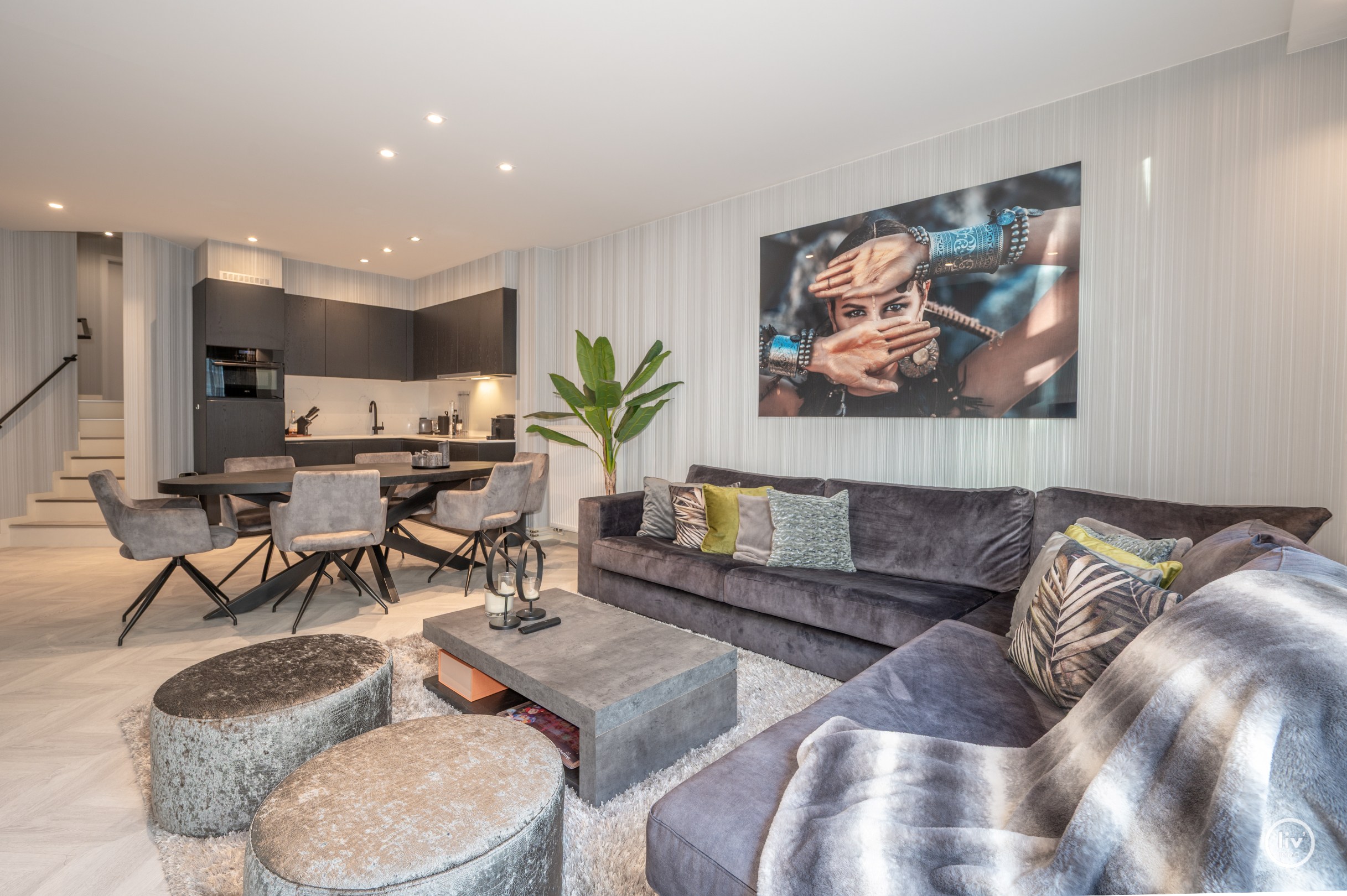 Appartement confortable avec deux chambres et possibilité de stationnement devant l'appartement. 