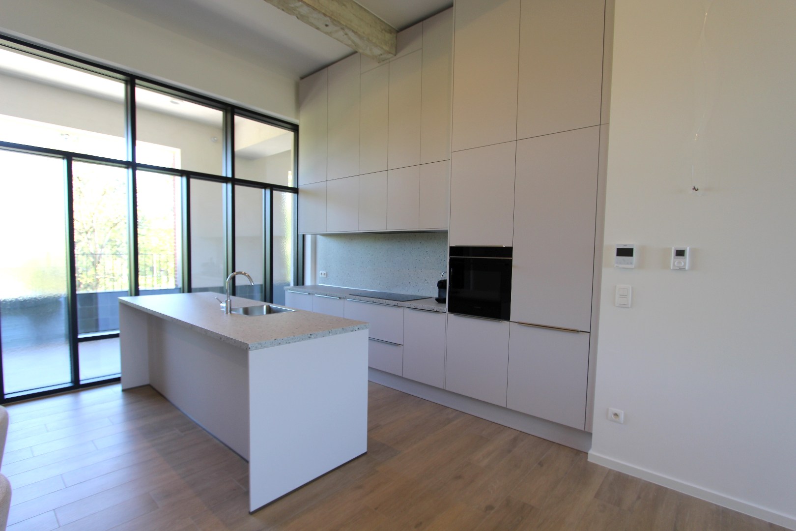 GEMEUBELD APPARTEMENT MET TERRAS - AMBIORIXSITE 