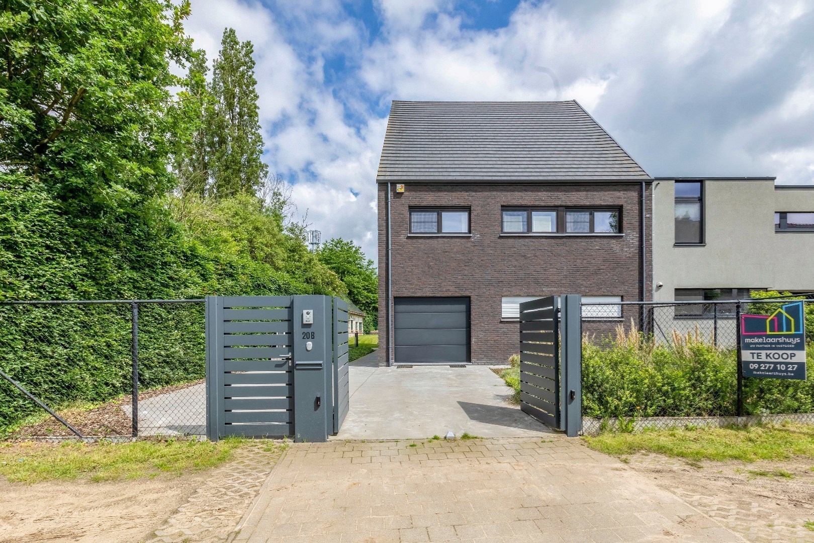 Ruime woning (369m²) met 4 slp. en in te vullen praktijk (onderaan) 