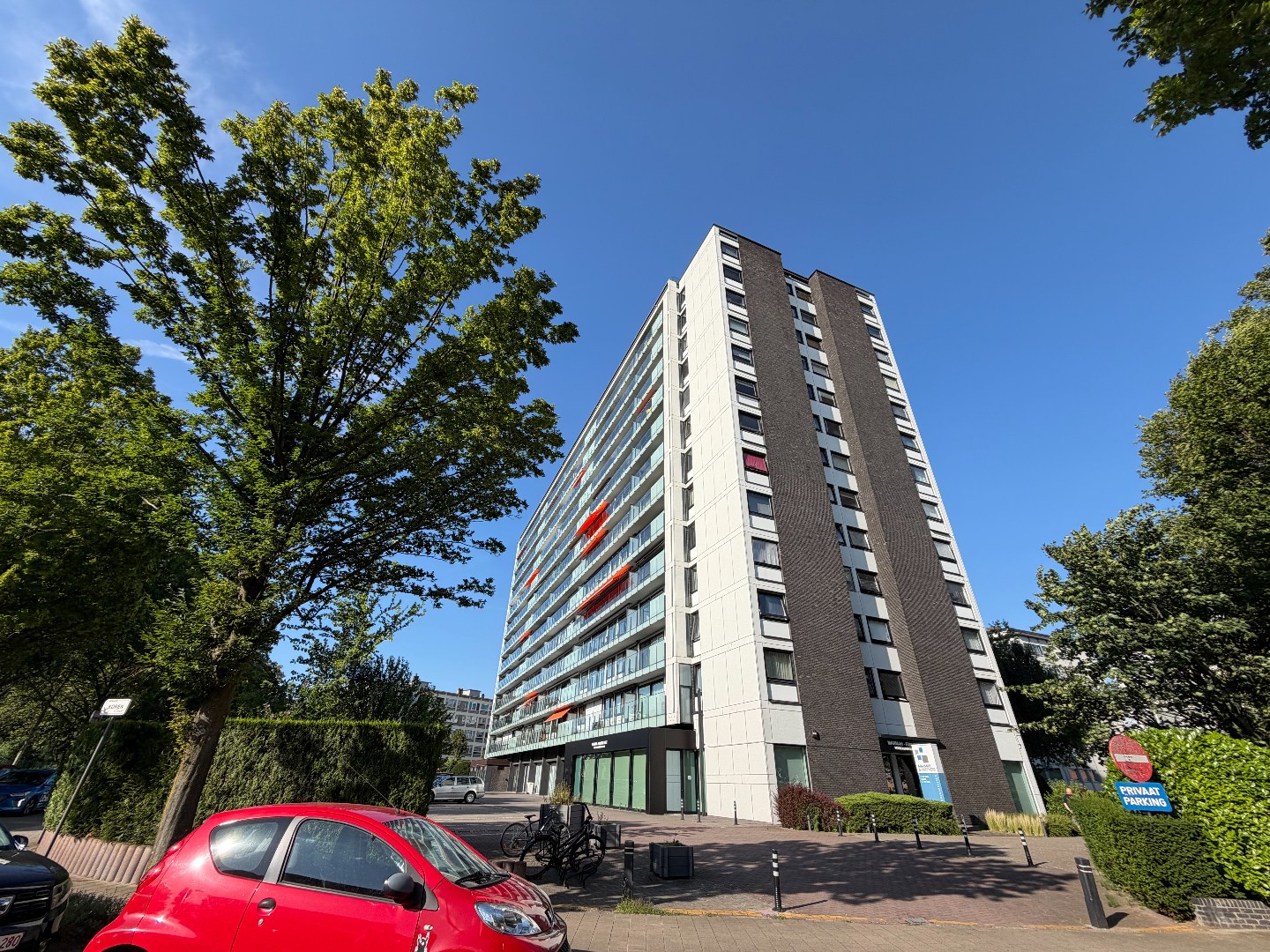 Fantastisch appartement op de 10de verdieping met adembenemend uitzicht en westgericht terras 