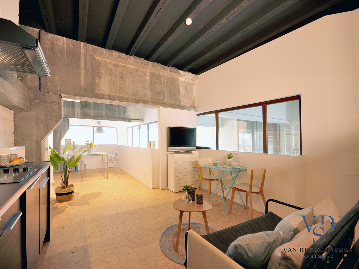 Eigentijdse loft voor wonen en werken. Opportuniteit als investeringspand ! 