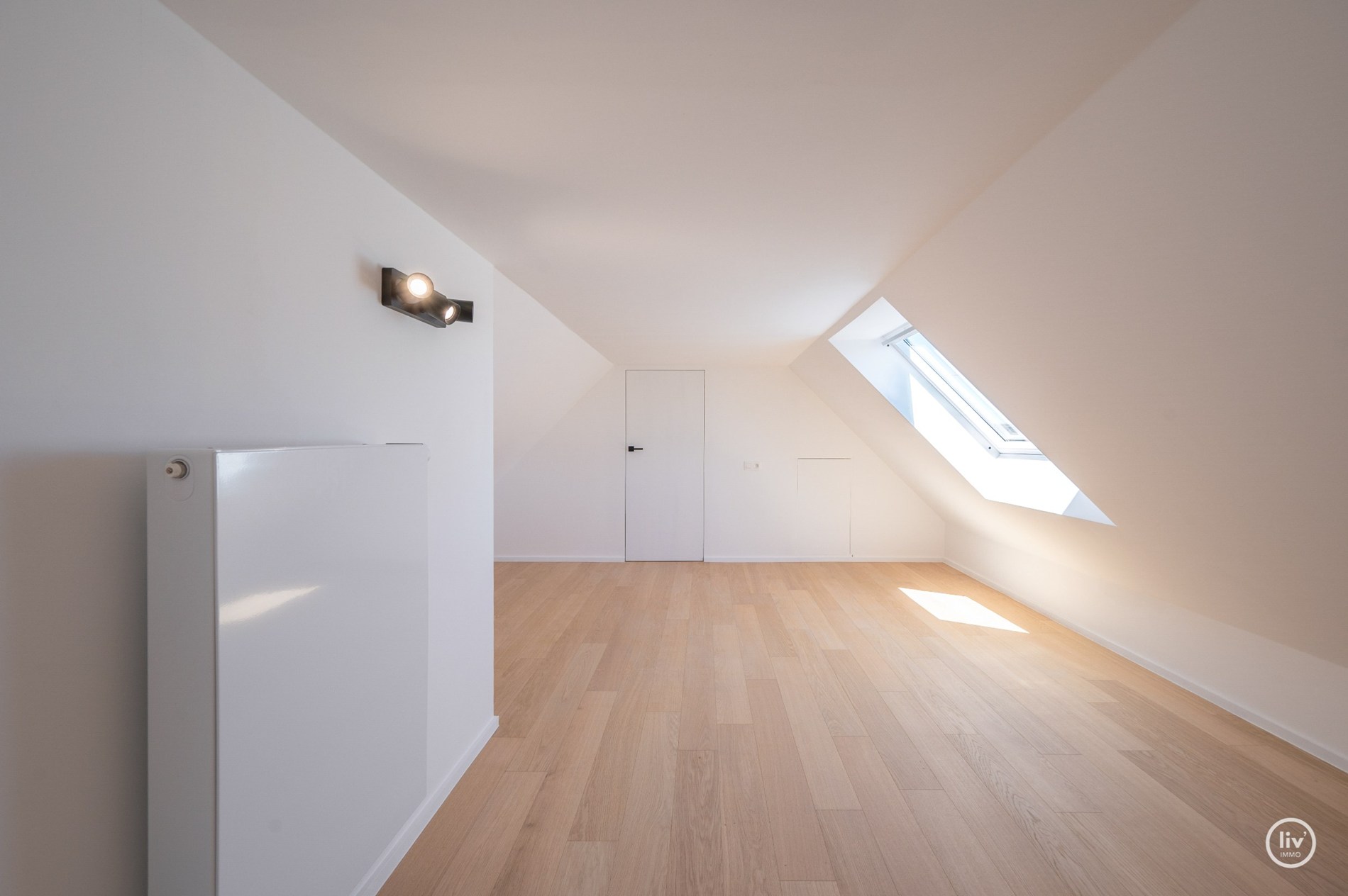Prachtige ruime duplex (216 m2) top gerenoveerd gelegen op de Leopoldlaan te Knokke. 