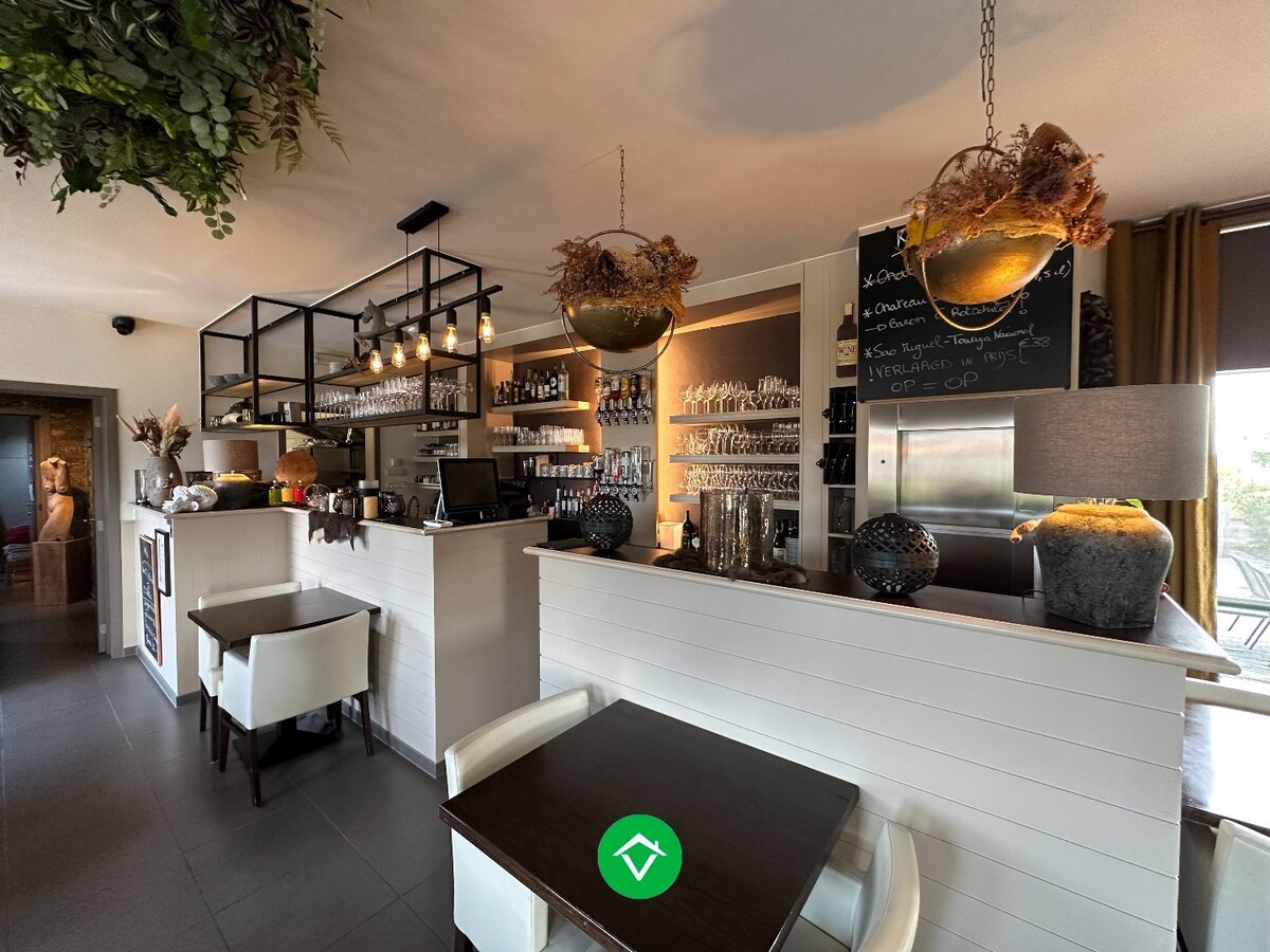 Combinatie wonen &amp; werken: horecazaak met woonst in Eernegem 