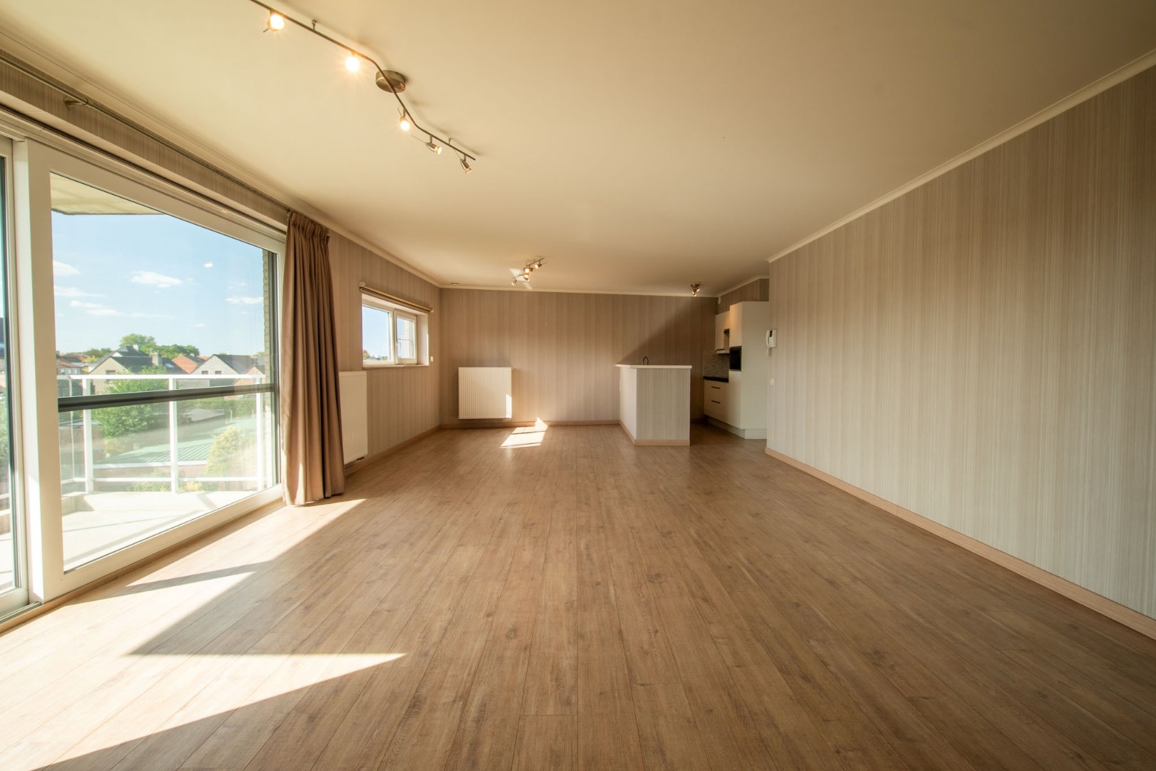Instapklaar appartement met 3 slaapkamers, terras en garage 