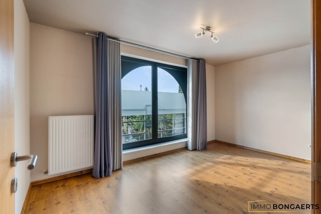 Ruim duplexappartement met 4 slaapkamers 