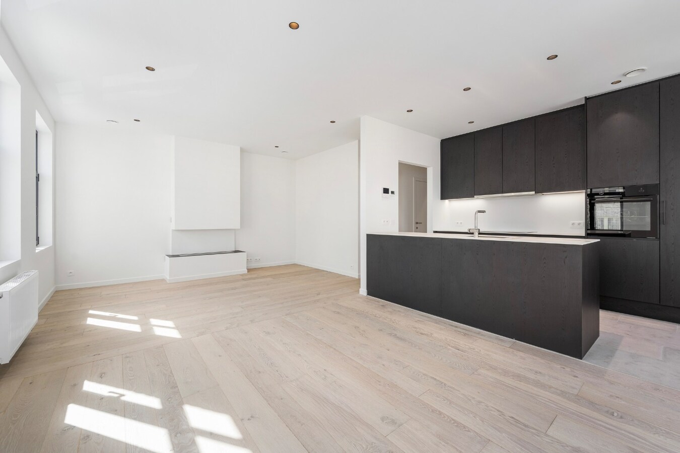 Luxueuze totaalrenovatie | ruim 2 slaapkamer appartement met terras 