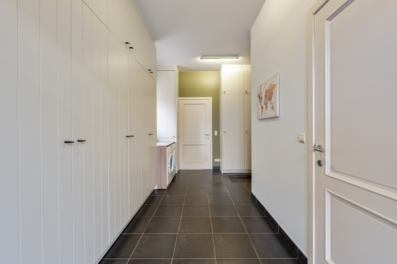 Stijlvolle villa in tijdloze pastorijstijl met zwembad en exclusieve tuinbeleving. 